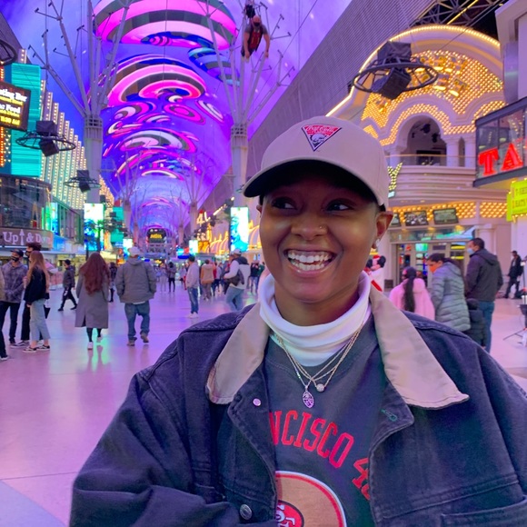 Meet your Posher, Keona - Picture 3 of 8